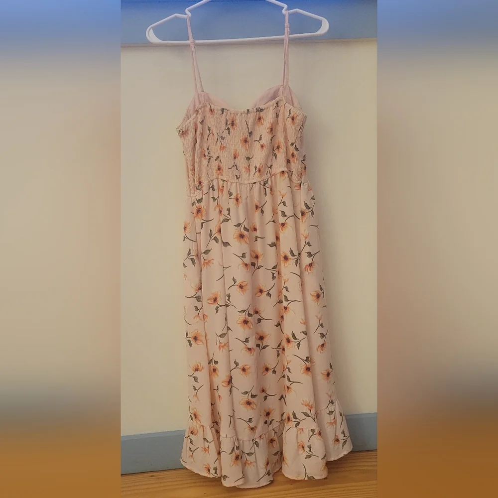 Pretty Summer Dress - Picture 4 of 7
